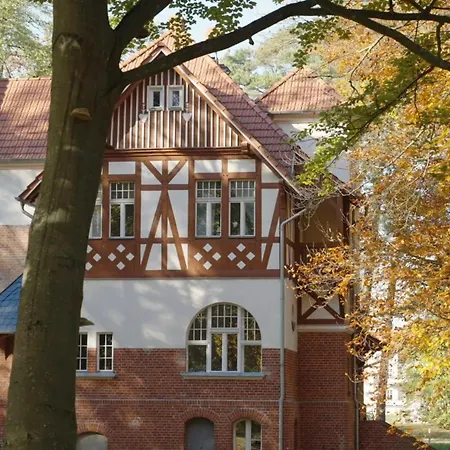 Parkresidenz Lychen, 1 *